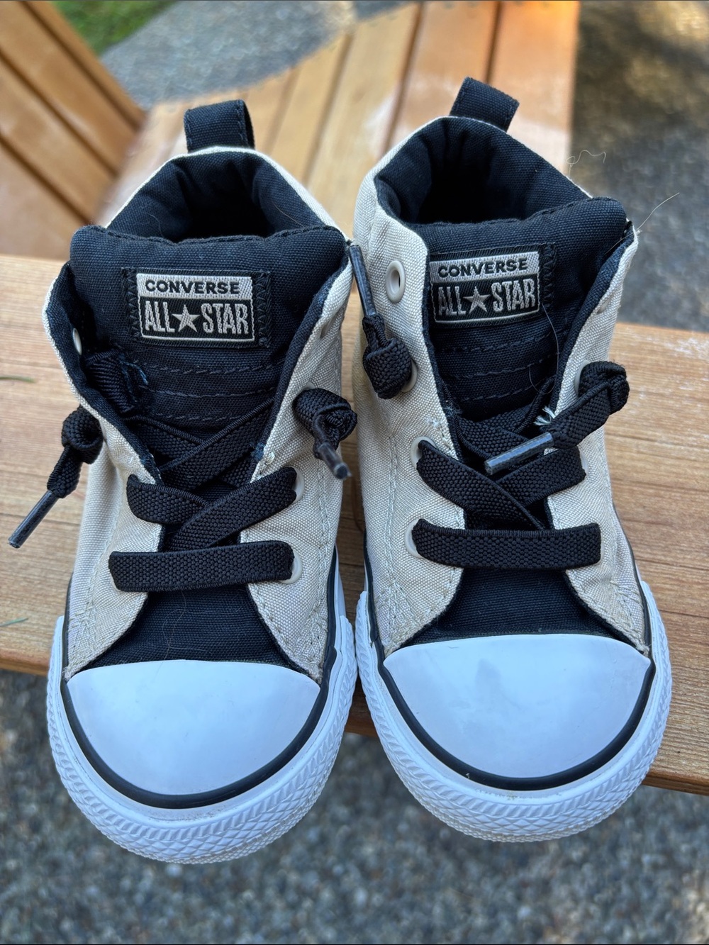 Converse Kids High-Top Sneakers in Black and Tan, size 8